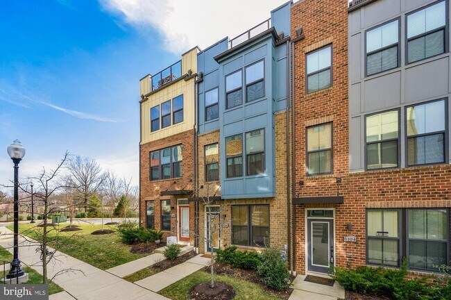 6106 Chronicle St in Hyattsville, MD - Foto de edificio - Building Photo