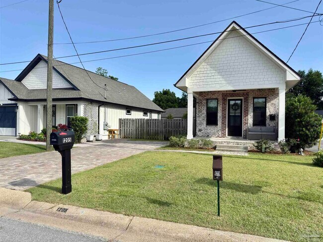 1205 E Scott St in Pensacola, FL - Building Photo - Building Photo