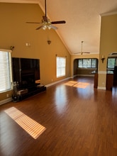 2815 Countrybrook Dr in Palm Harbor, FL - Foto de edificio - Building Photo