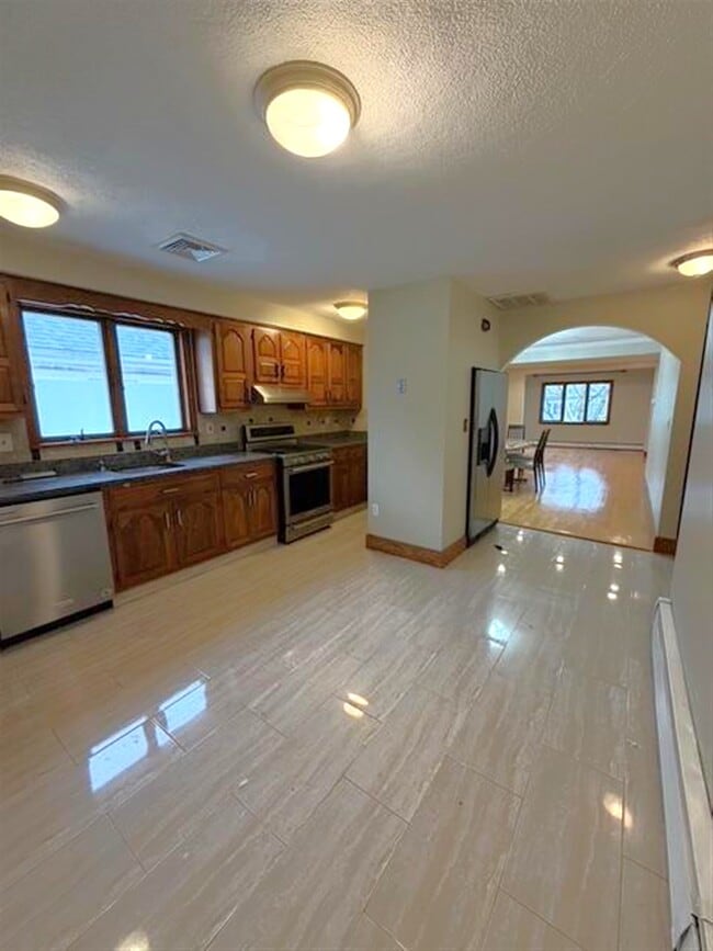 33 Lafayette St, Unit 1