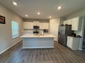 299 Crk Vw Dr in Commercial Point, OH - Building Photo - Building Photo