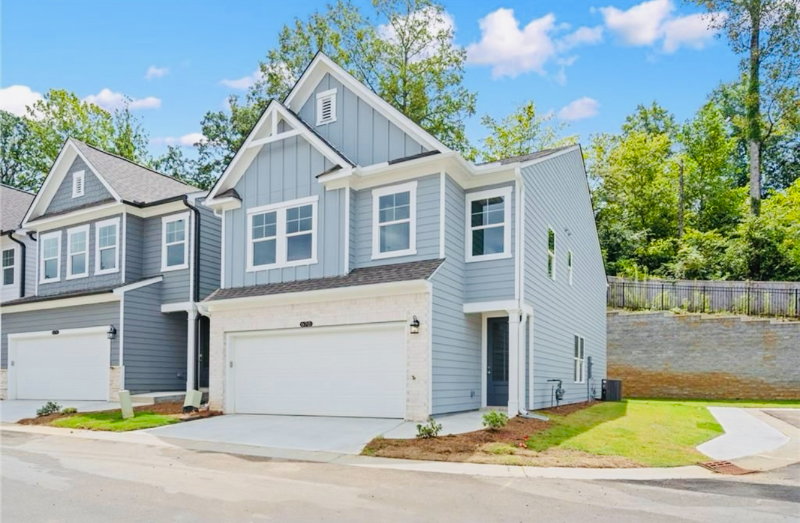 670 Smokey Quartz Wy in Kennesaw, GA - Building Photo