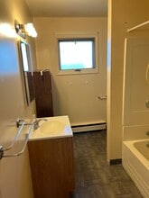 4631 Lake Ave, Unit 4631 in Rochester, NY - Building Photo - Building Photo