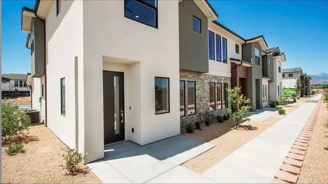 property at 831 S Scarlet Oak Ln