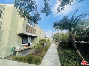 14 Sand Dollar Ct in Newport Beach, CA - Building Photo - Building Photo