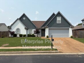 11556 Milton Meadows Dr in Arlington, TN - Building Photo - Building Photo