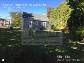 960 Wolf Hill Rd in Cheshire, CT - Building Photo - Building Photo