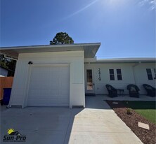 2419 India Palm Dr in Edgewater, FL - Building Photo