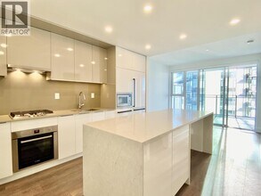 4711 Hazel St in Burnaby, BC - Building Photo - Building Photo