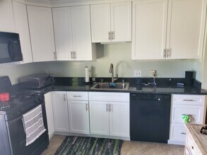4402 Dwight Dr, Unit A in Madison, WI - Building Photo - Building Photo