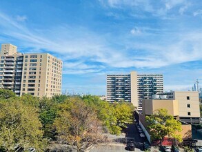 10 Huron Ave, Unit 7R in Jersey City, NJ - Building Photo - Building Photo