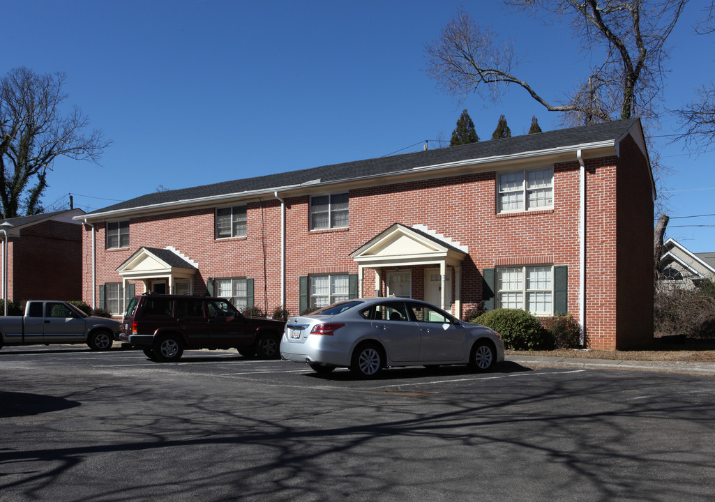 Lafayette Court in Gainesville, GA - Building Photo