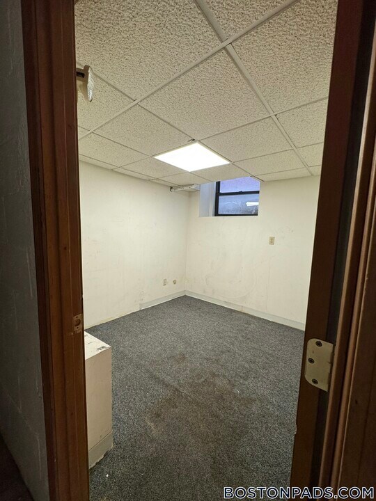 1247 Beacon St in Brookline, MA - Building Photo