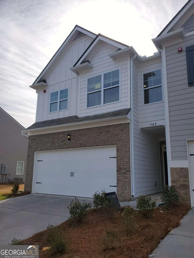 property at 763 Woodstock Grove Dr