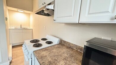 230 Cumberland Rd in Lowell, MA - Building Photo - Building Photo