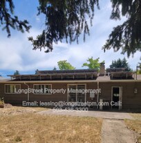 14625 NE Knott Ct in Portland, OR - Building Photo