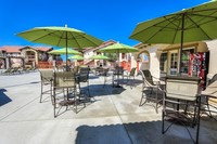 Village at Henderson in Porterville, CA - Foto de edificio - Building Photo