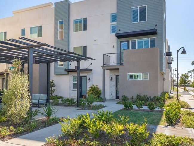 312 Bridgewater Wy in Gardena, CA - Building Photo - Building Photo