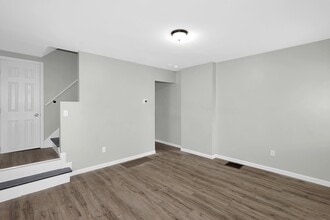 1679 E Whittier St in Columbus, OH - Building Photo - Building Photo