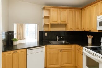 1750 NE 191st St in Miami, FL - Building Photo - Building Photo