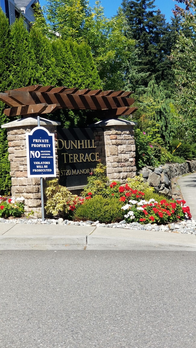 15720 Manor Way in Lynnwood, WA - Building Photo - Building Photo