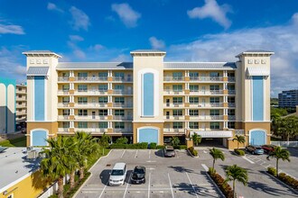 Dolphin Key Condominiums in Indian Shores, FL - Foto de edificio - Building Photo