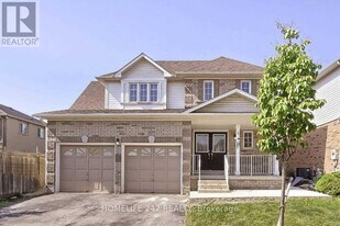 32 Poplar Plains Rd in Brampton, ON - Building Photo