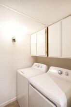 7431 Holly Hill Dr in Dallas, TX - Building Photo - Building Photo