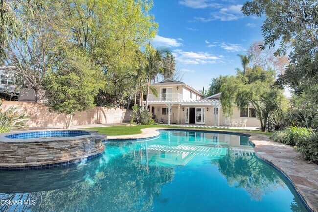 property at 4539 Mammoth Ave
