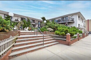 65 W Broadway in Long Beach, NY - Building Photo