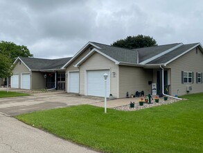 Briarwood Cottages in Oshkosh, WI - Foto de edificio - Interior Photo