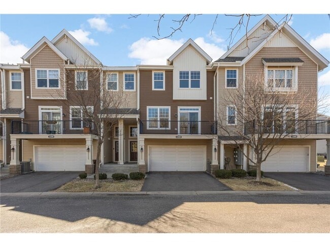 property at 11898 Emery Village Dr N