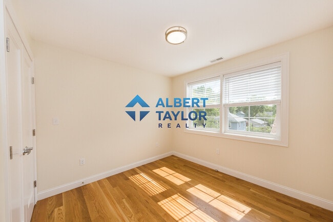 217 Arlington St, Unit 1