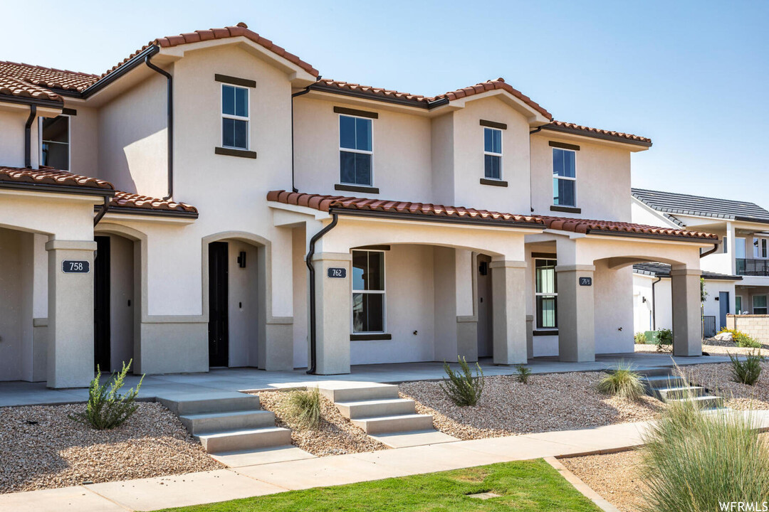 5602 S Carnelian Pky in Saint George, UT - Foto de edificio