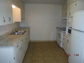 99 N Front St in Talent, OR - Building Photo - Building Photo