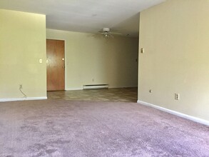 66 Mayflower Ave, Unit 3 in Middleboro, MA - Building Photo - Building Photo