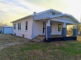 1100 1st St in Chillicothe, MO - Building Photo