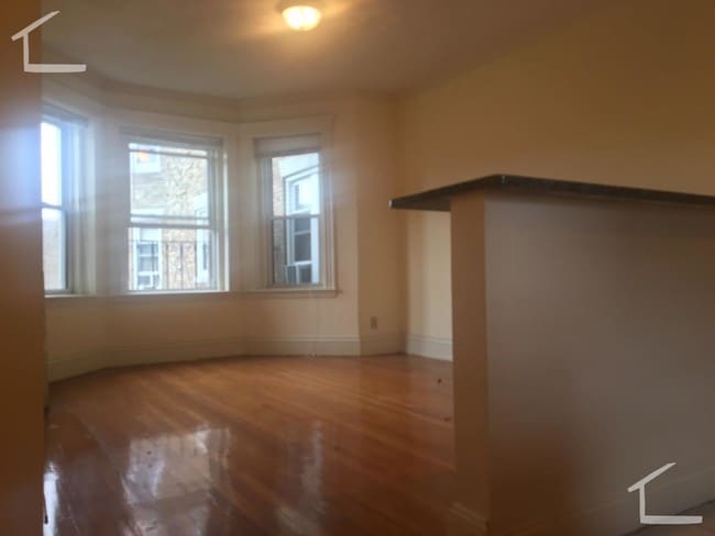 109 Queensberry St, Unit 10