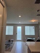 10222 NW 64th Way in Doral, FL - Building Photo - Building Photo