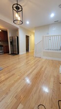 6736 S Crandon Ave, Unit 1 in Chicago, IL - Building Photo - Building Photo