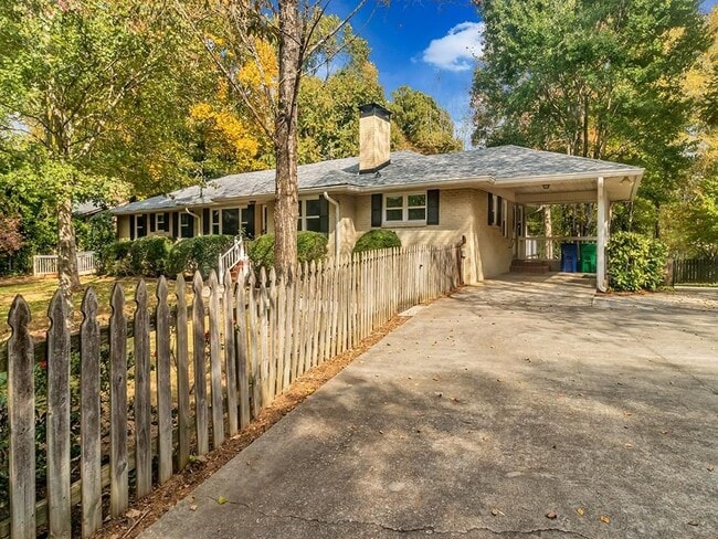 5291 Happy Hollow Rd in Doraville, GA - Building Photo - Building Photo