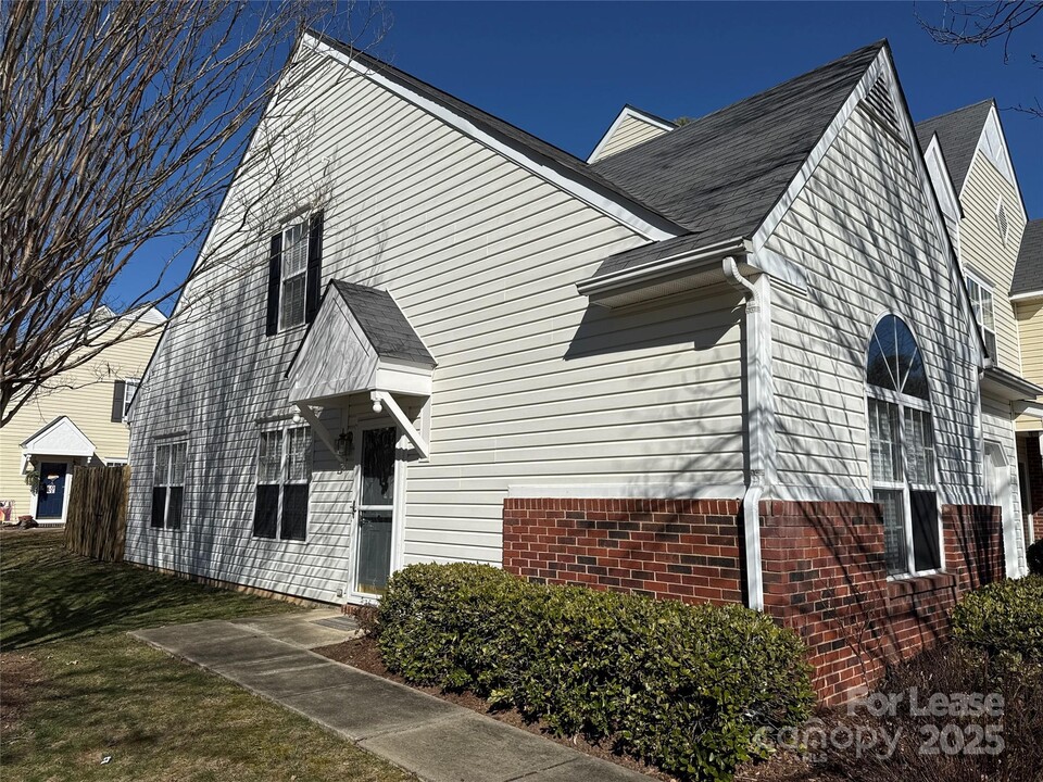 11519 Delores Ferguson Ln in Charlotte, NC - Building Photo