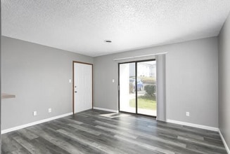 103 Sandstone Ct, Unit 103 in Hillsboro, MO - Foto de edificio - Building Photo
