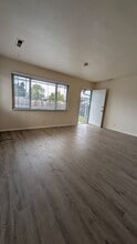 950 Folsom Ave in Hayward, CA - Foto de edificio - Building Photo