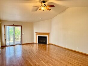317 Plymouth Ct in Sycamore, IL - Building Photo - Building Photo