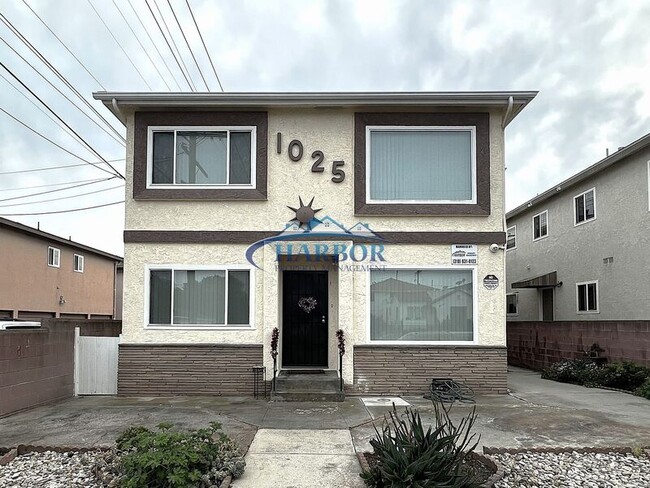 property at 1025 W 25th St