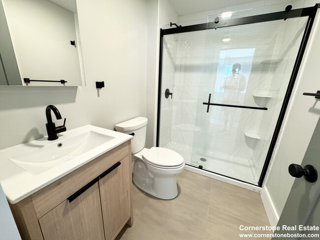 16 Baker Ct, Unit #5