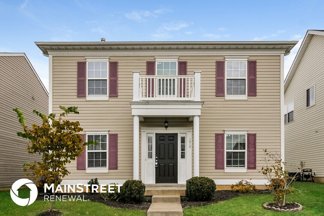 1010 Glengarry Dr in Wentzville, MO - Building Photo