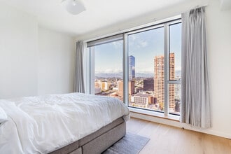 889 Francisco St, Unit 3209 in Los Angeles, CA - Foto de edificio - Building Photo