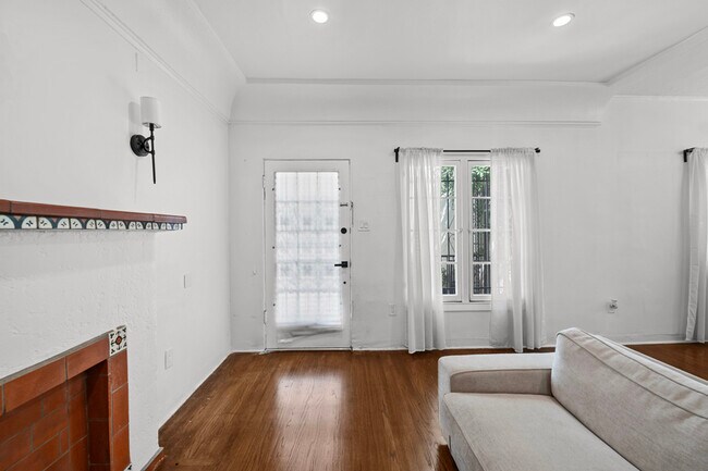647 N Spaulding Ave in Los Angeles, CA - Building Photo - Building Photo